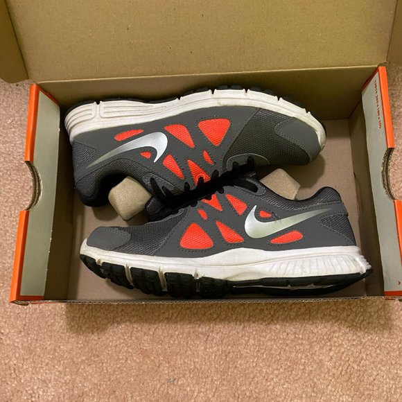 Nike shoes size 3.5Y - Picture 5 of 6